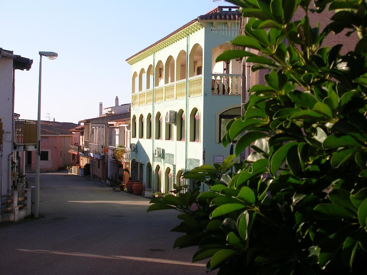 Hotel Smeraldo Canneddi エクステリア 写真