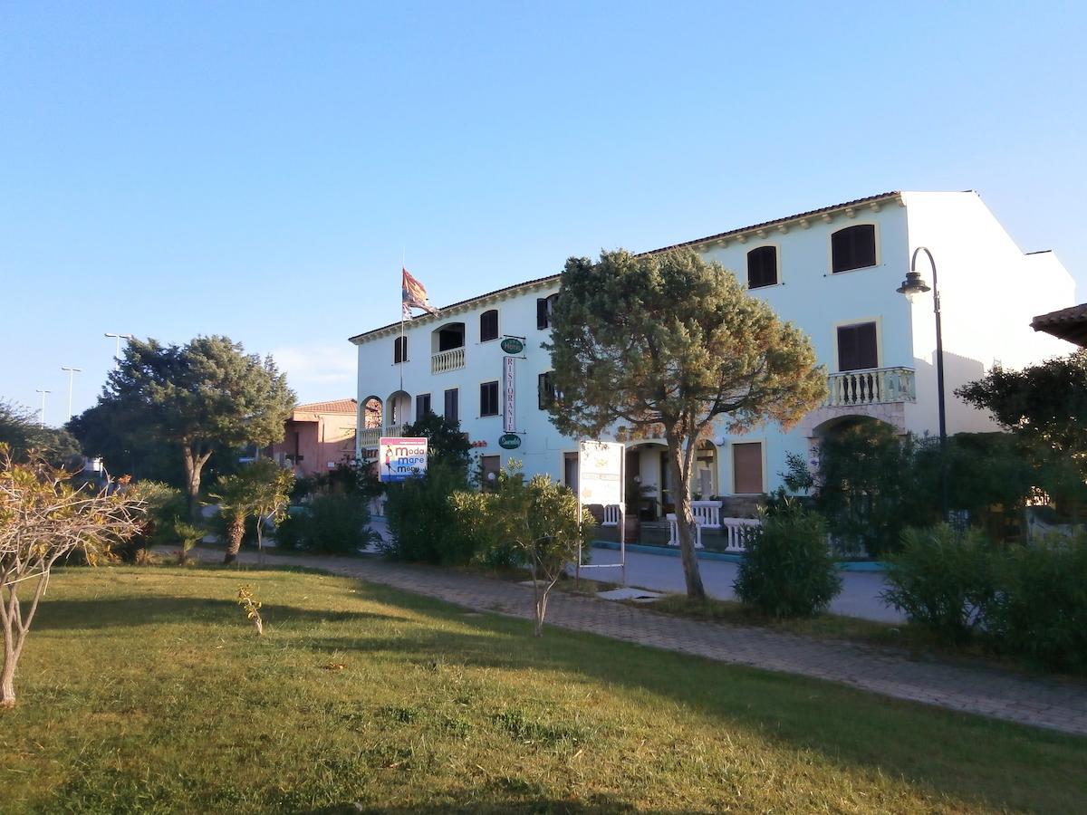 Hotel Smeraldo Canneddi エクステリア 写真